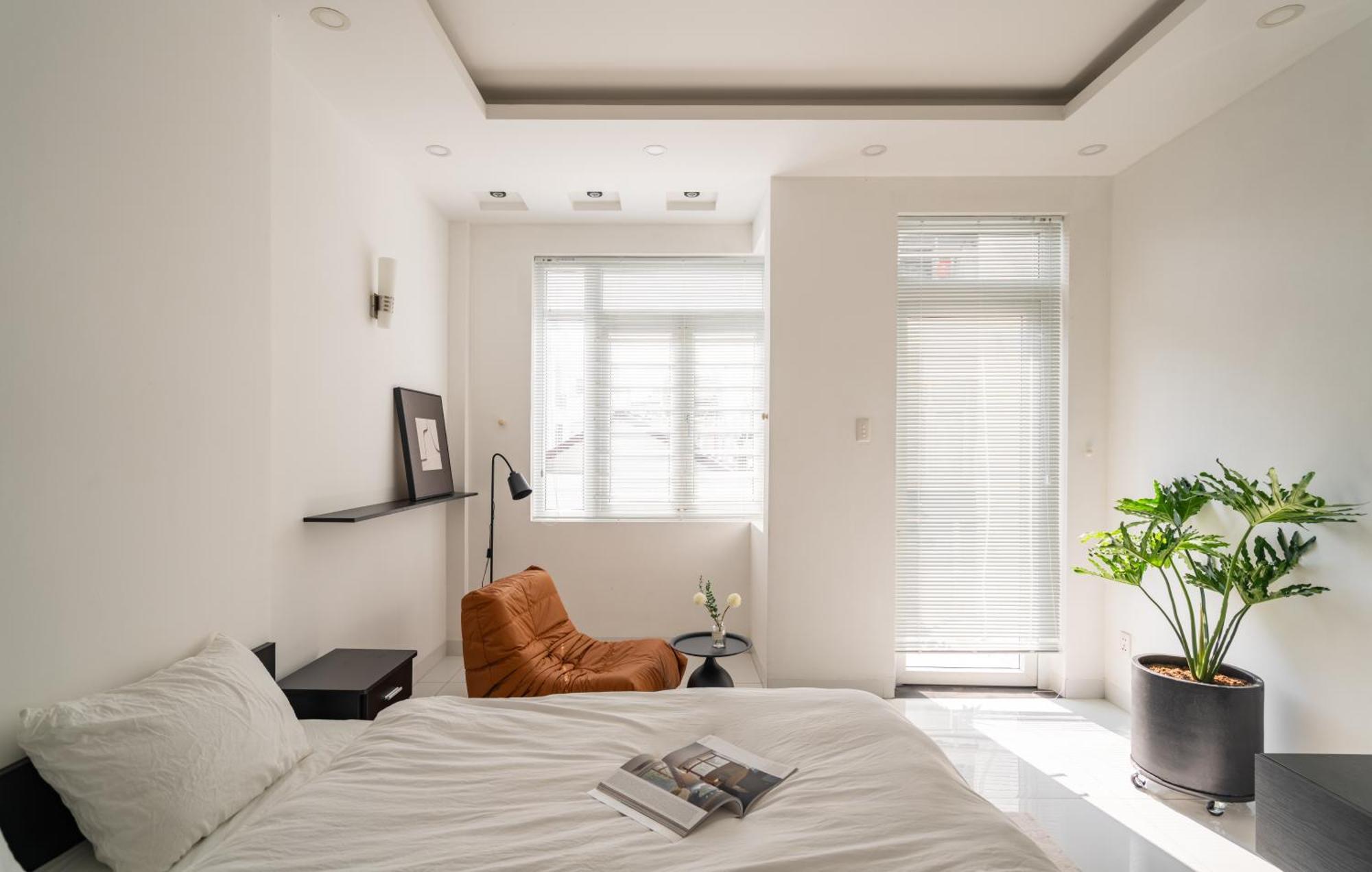 Manor Staycation, Nhà khách